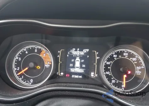 2019 Jeep Cherokee Latitude Plus 4X4 z USA, uszkodzony, nr VIN 1C4PJMLN8KD116391